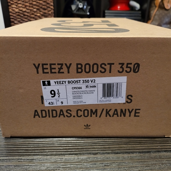 Adidas Yeezy 350 Boost DS - Picture 2 of 6